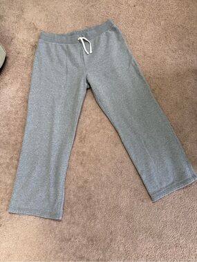 Lands' End Woman’s  Heather Gray Drawstring Joggers. XL